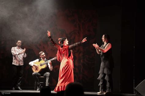 Ylenia García's Flamenco Fiesta: A Night of Passionate Rhythms and Unexpected Twists!